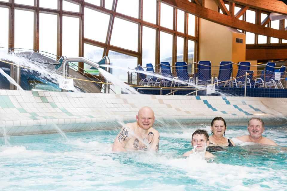 NaturTherme Badespaß im Wellenbad, Foto: Andreas Klingert, Lizenz: NaturThermeTemplin GmbH